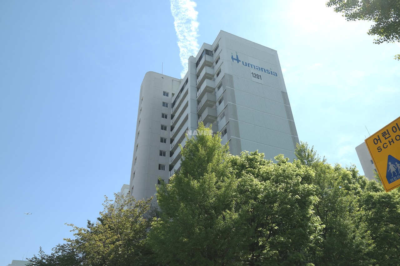 Building entrance with signage