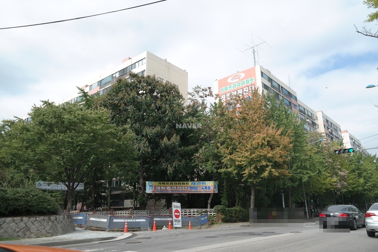 Building entrance with signage