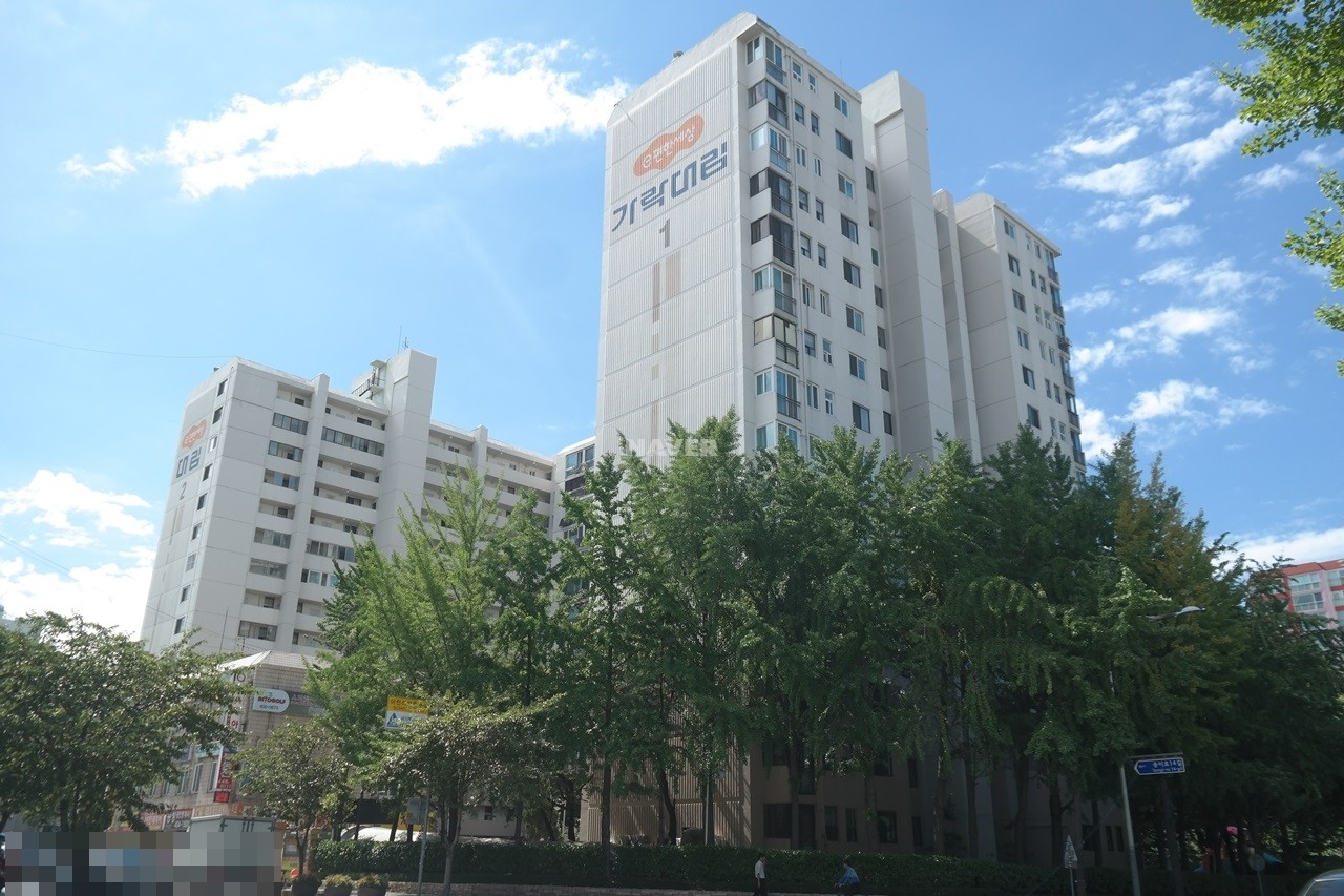 Building entrance with signage