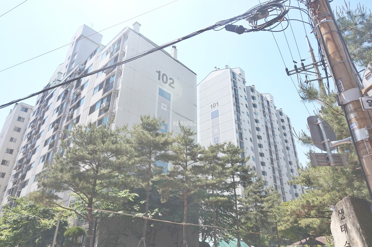 Building entrance with signage
