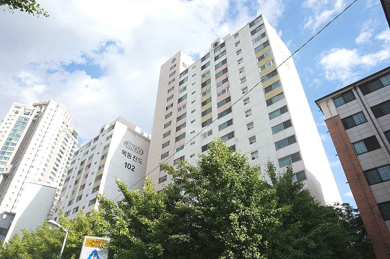 Building entrance with signage
