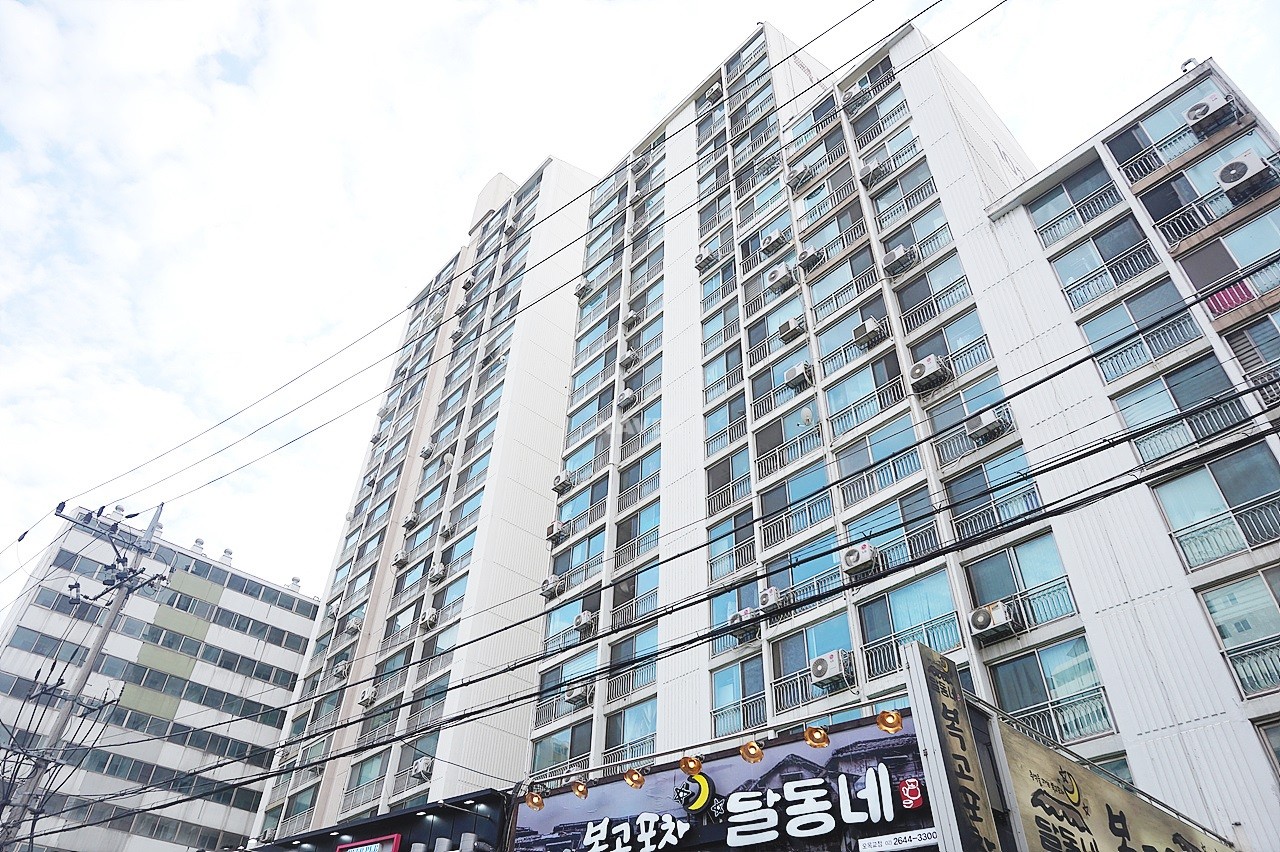 Building entrance with signage