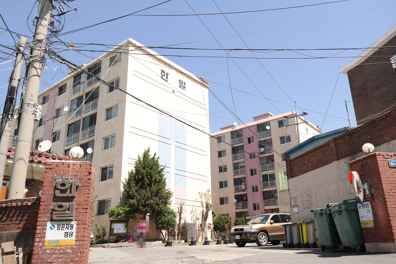 Building entrance with signage
