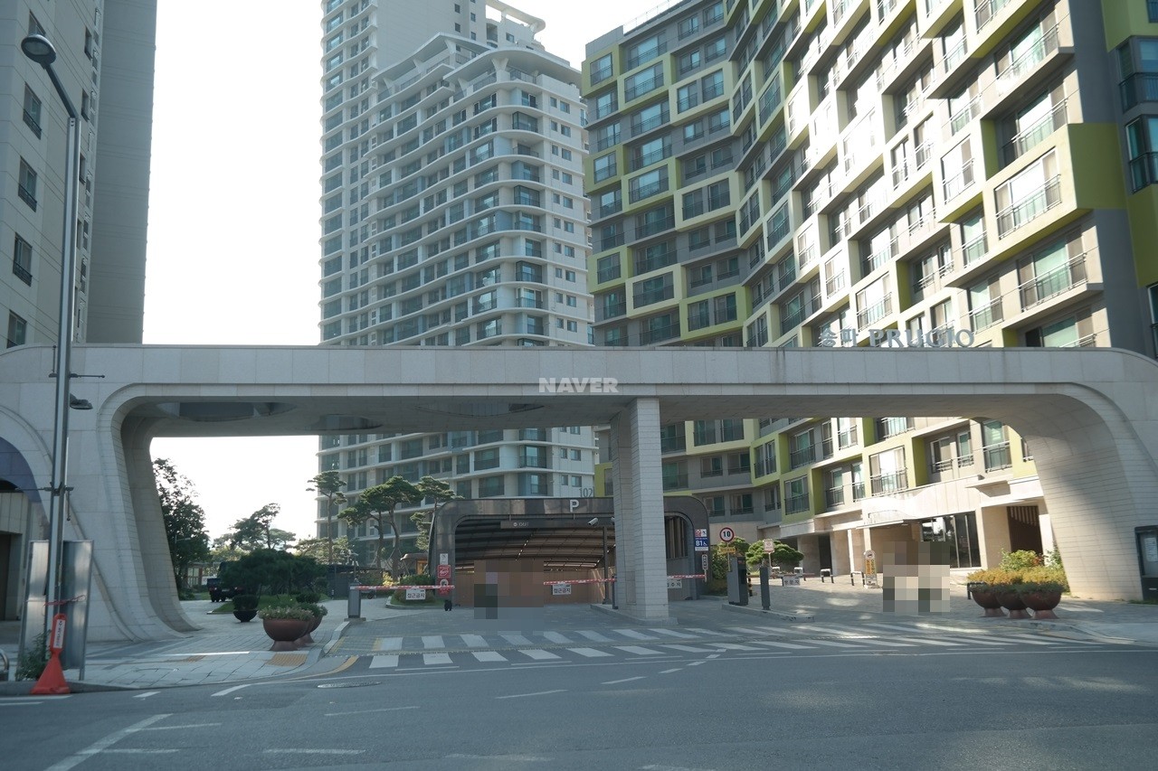 Building entrance with signage