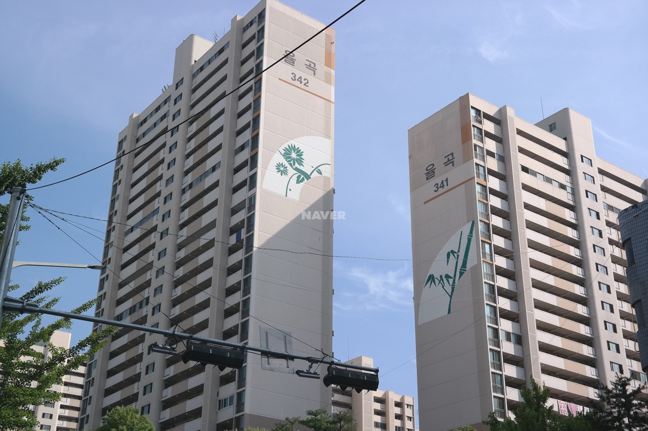 Building entrance with signage