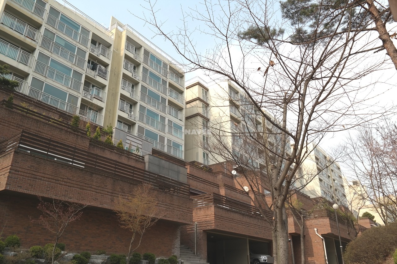 Building entrance with signage