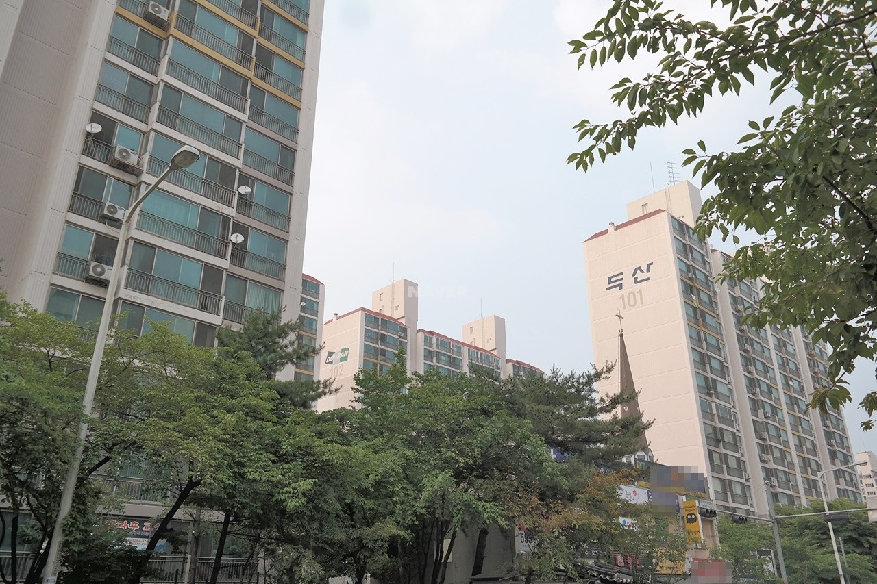 Building entrance with signage