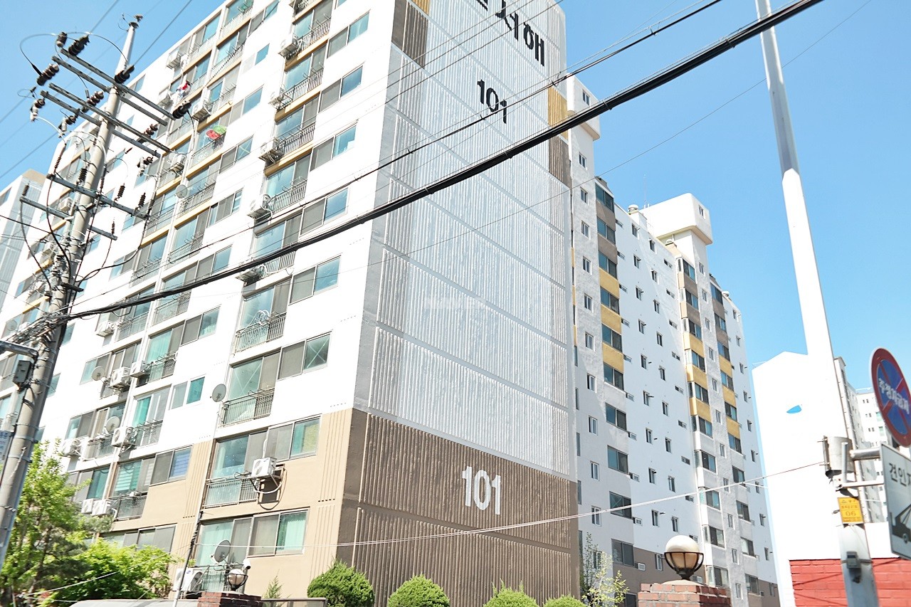 Building entrance with signage