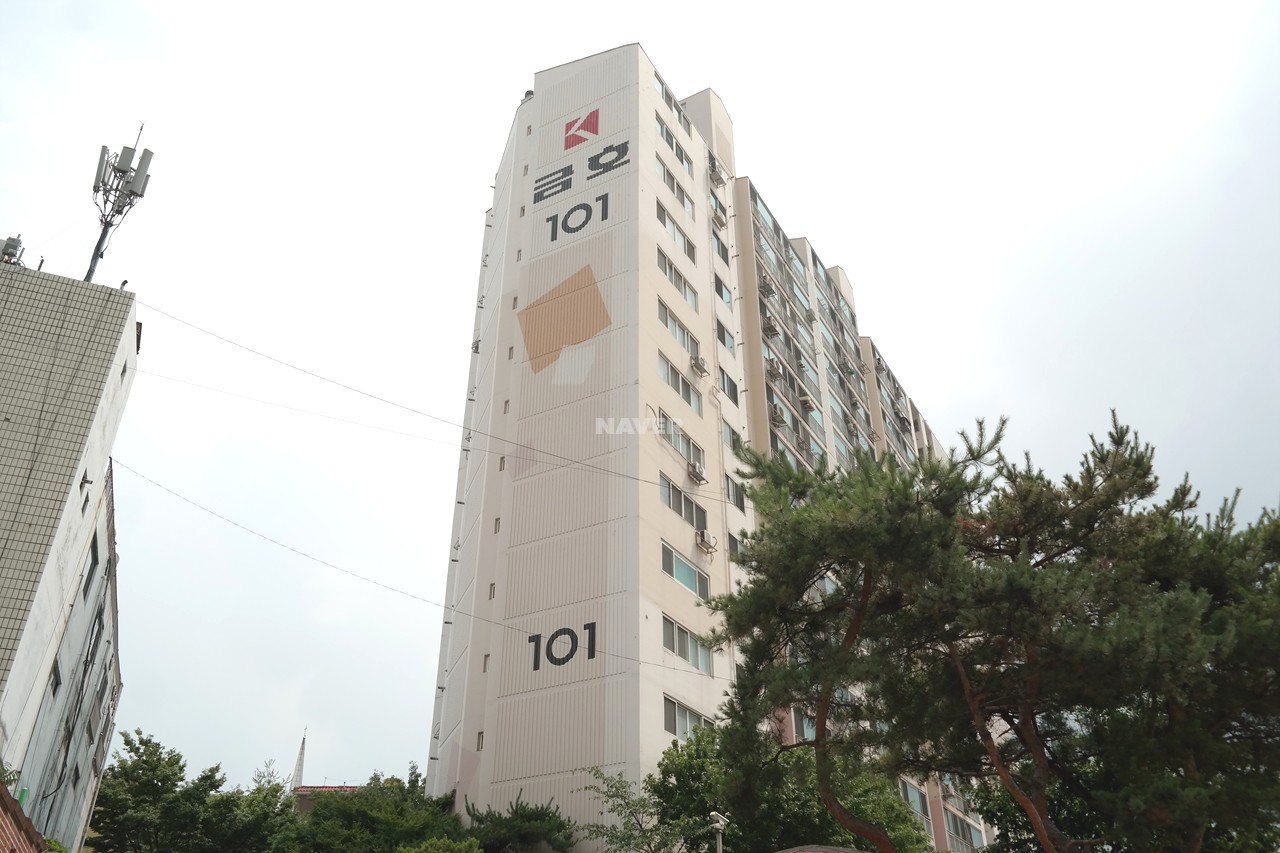 Building entrance with signage