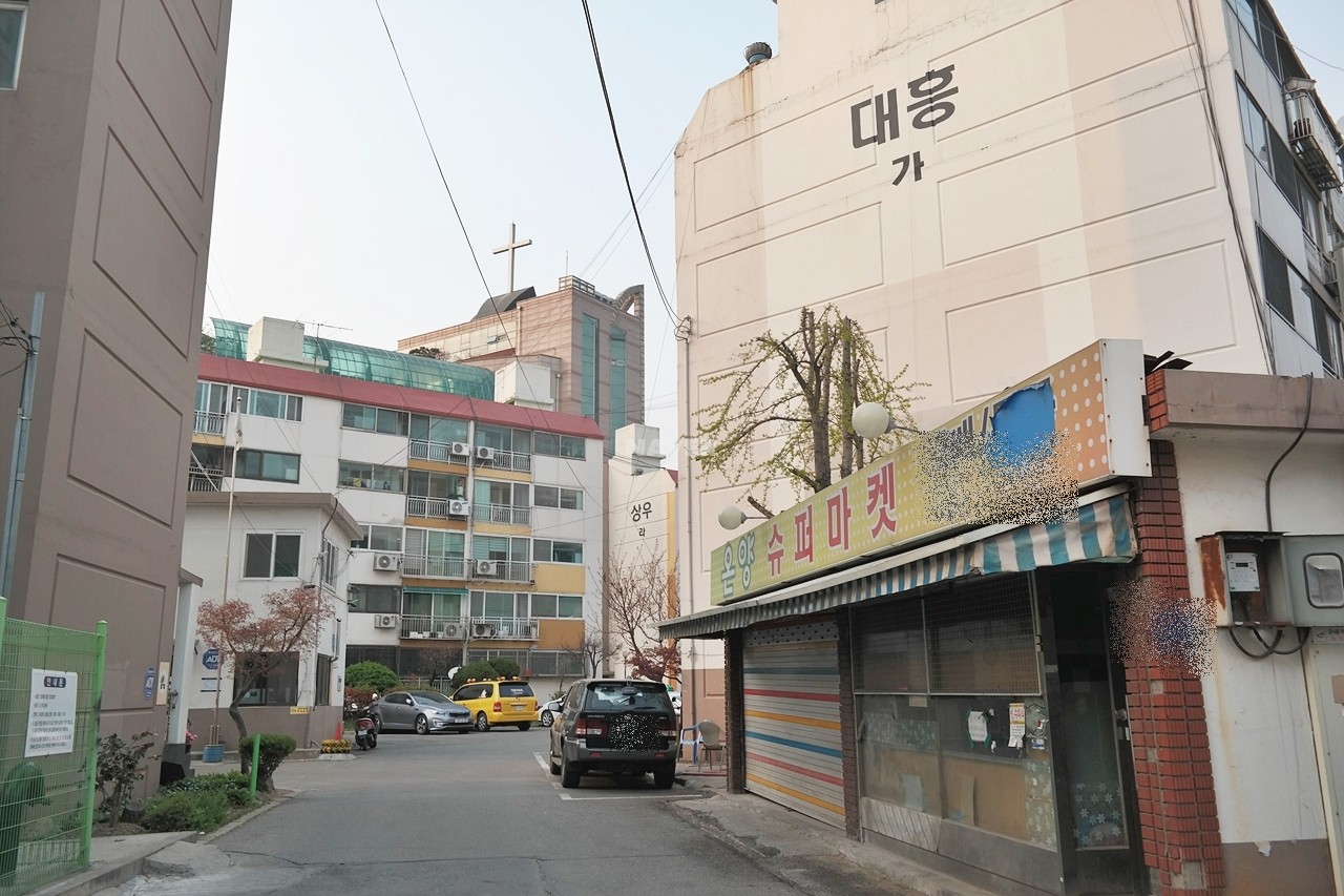 Building entrance with signage