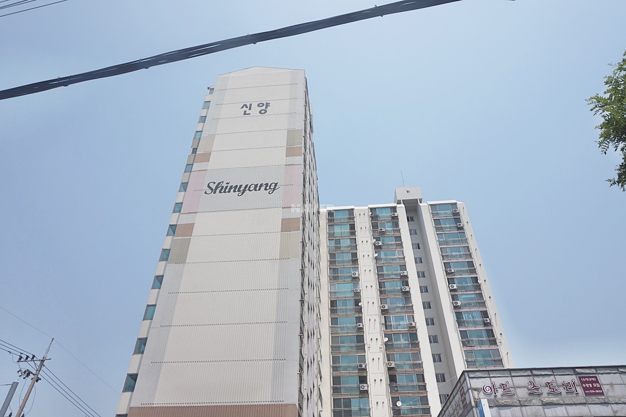 Building entrance with signage