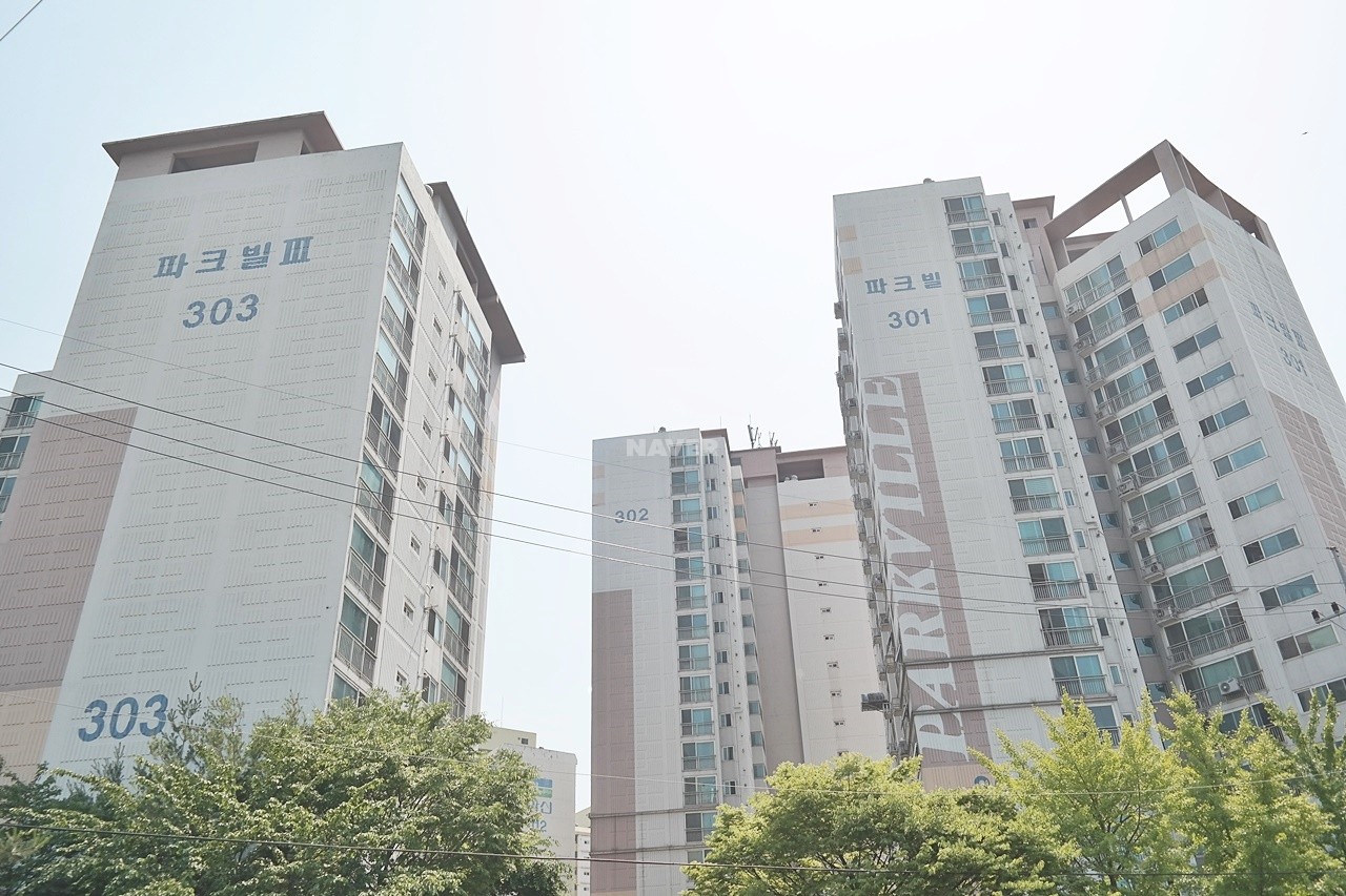 Building entrance with signage
