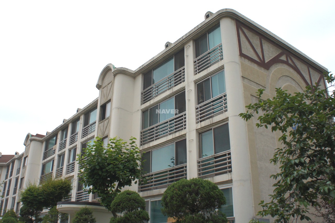 Building entrance with signage