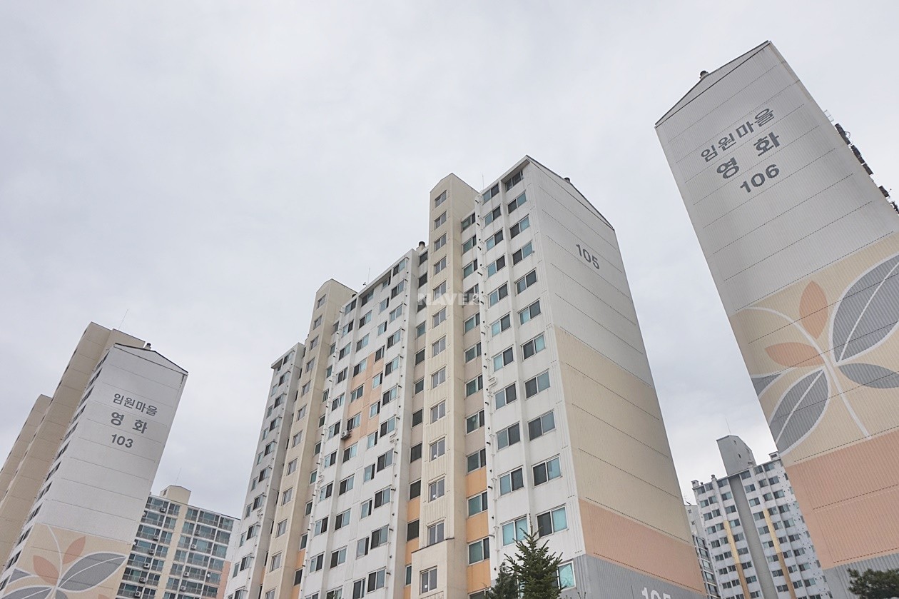 Building entrance with signage