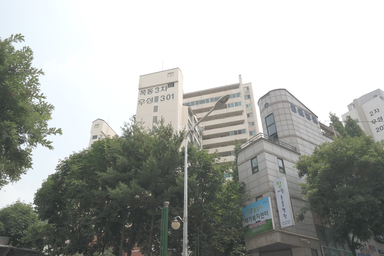 Building entrance with signage