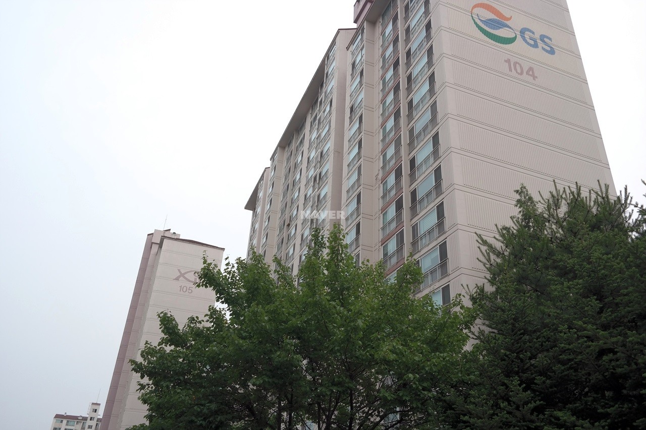 Building entrance with signage