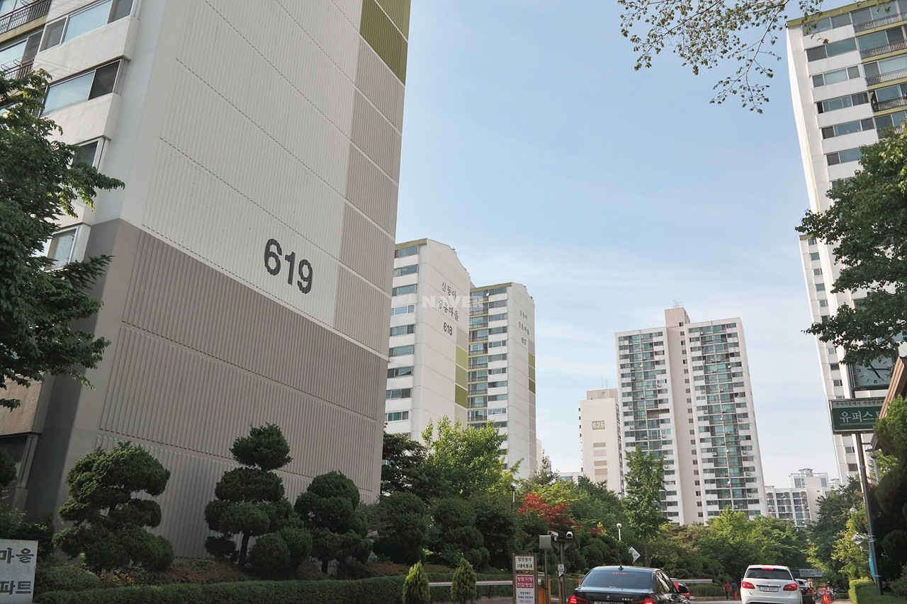 Building entrance with signage