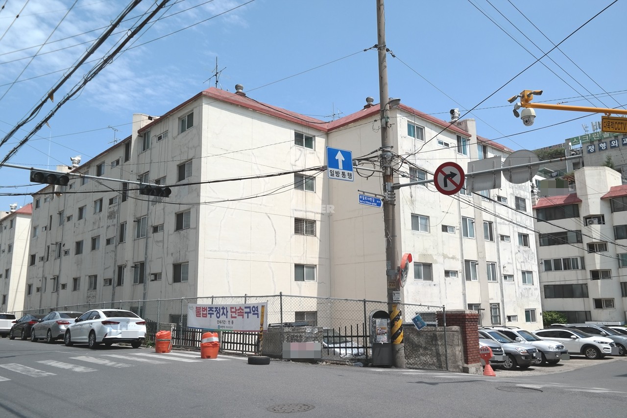 Building entrance with signage