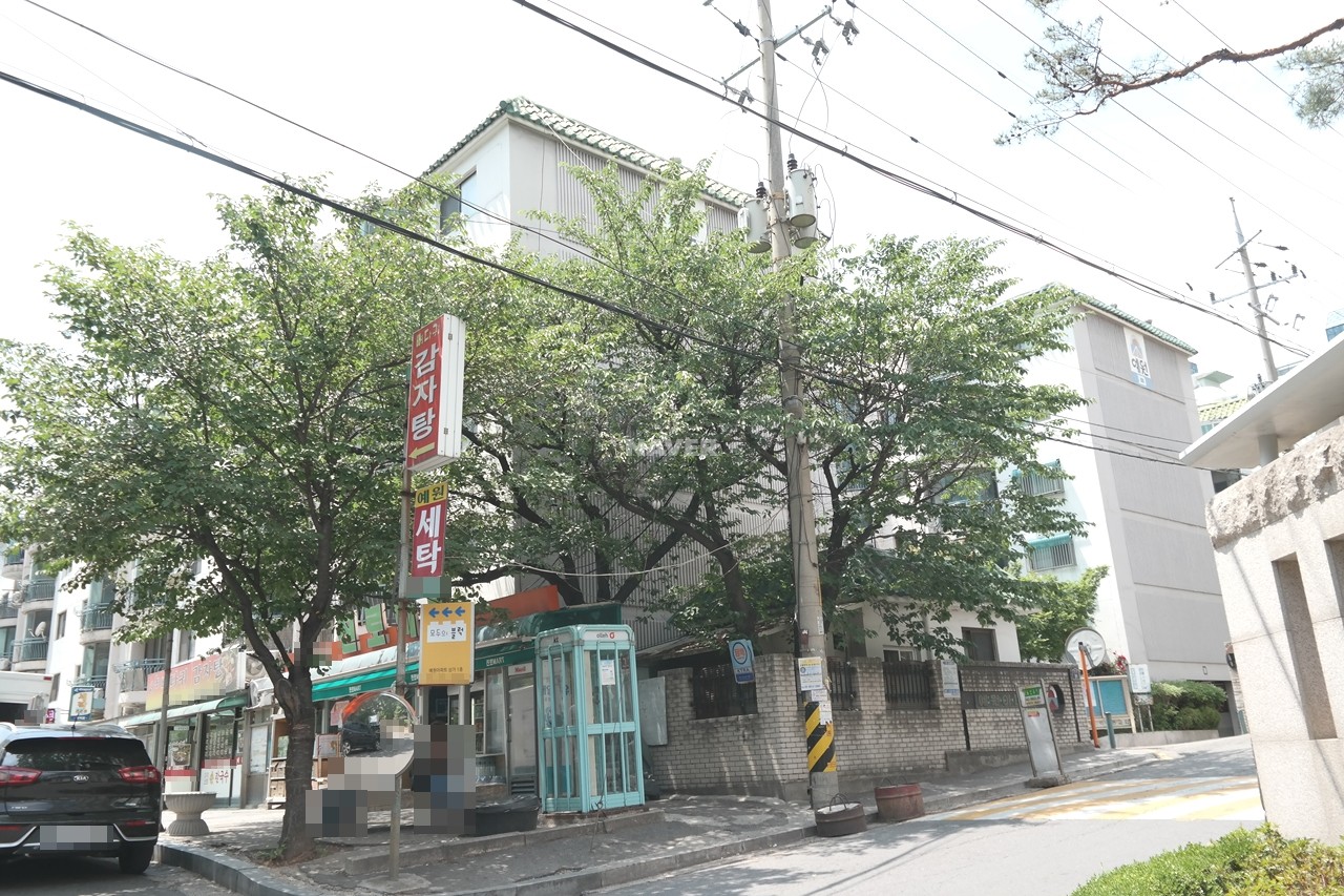 Building entrance with signage