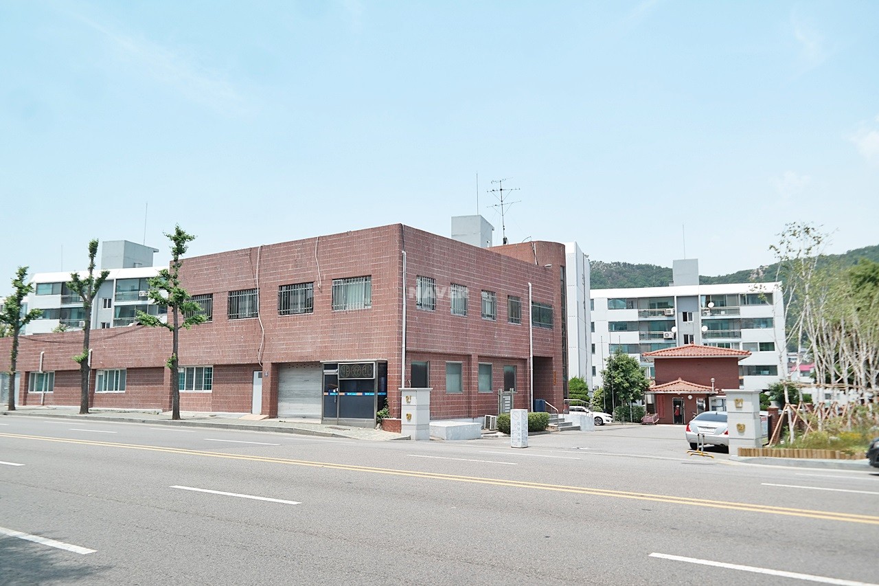 Building entrance with signage