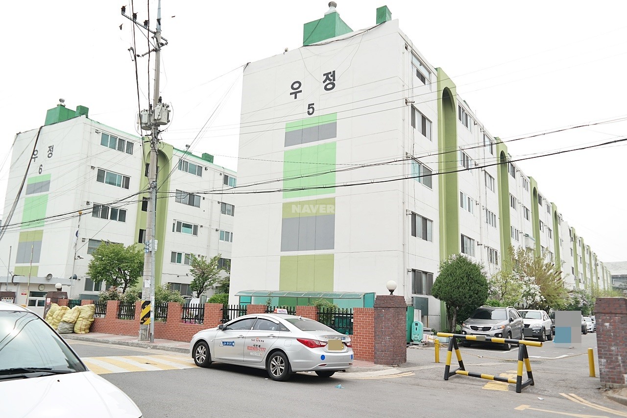 Building entrance with signage