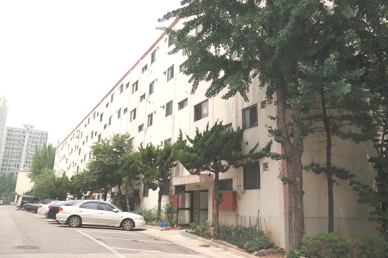 Building entrance with signage
