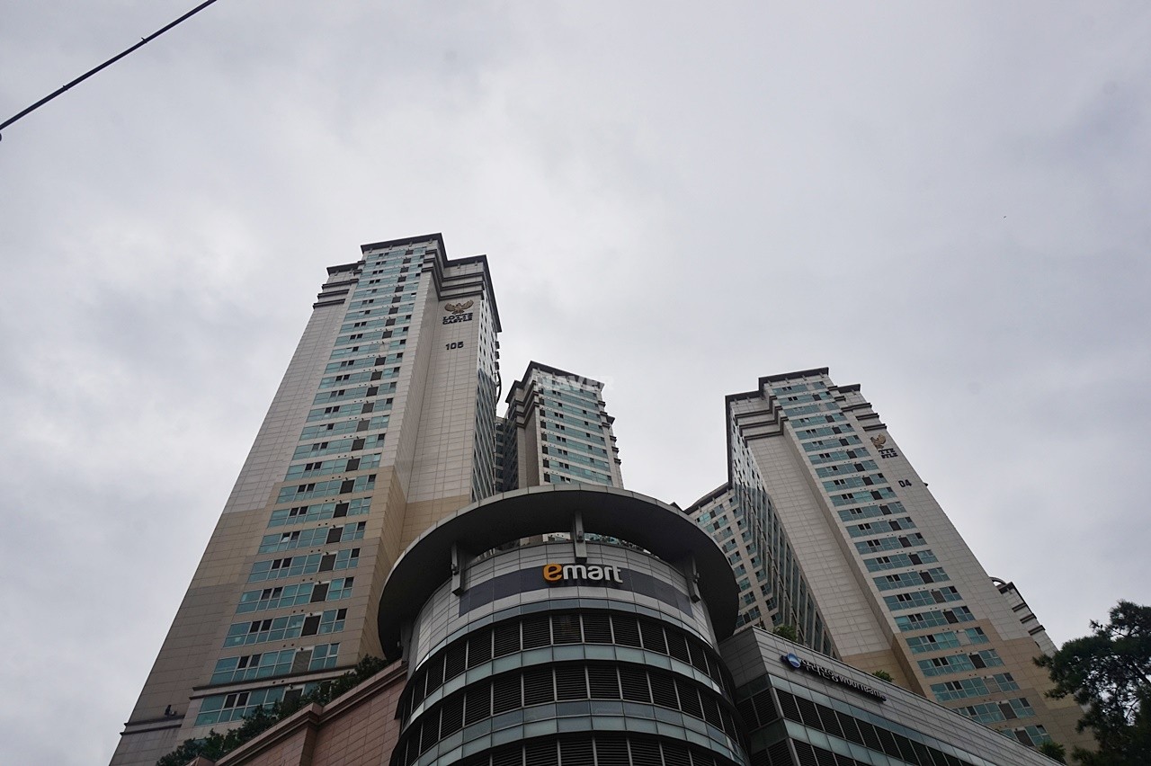 Building entrance with signage
