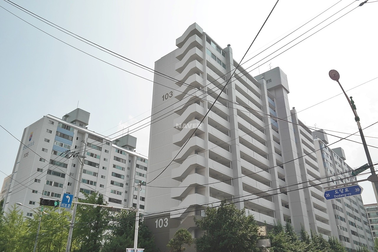 Building entrance with signage