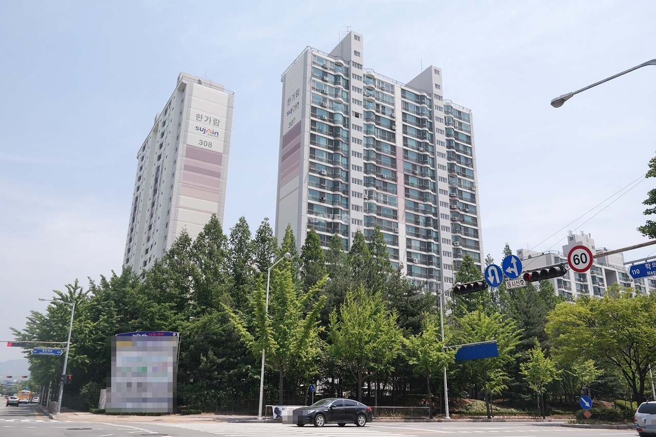 Building entrance with signage