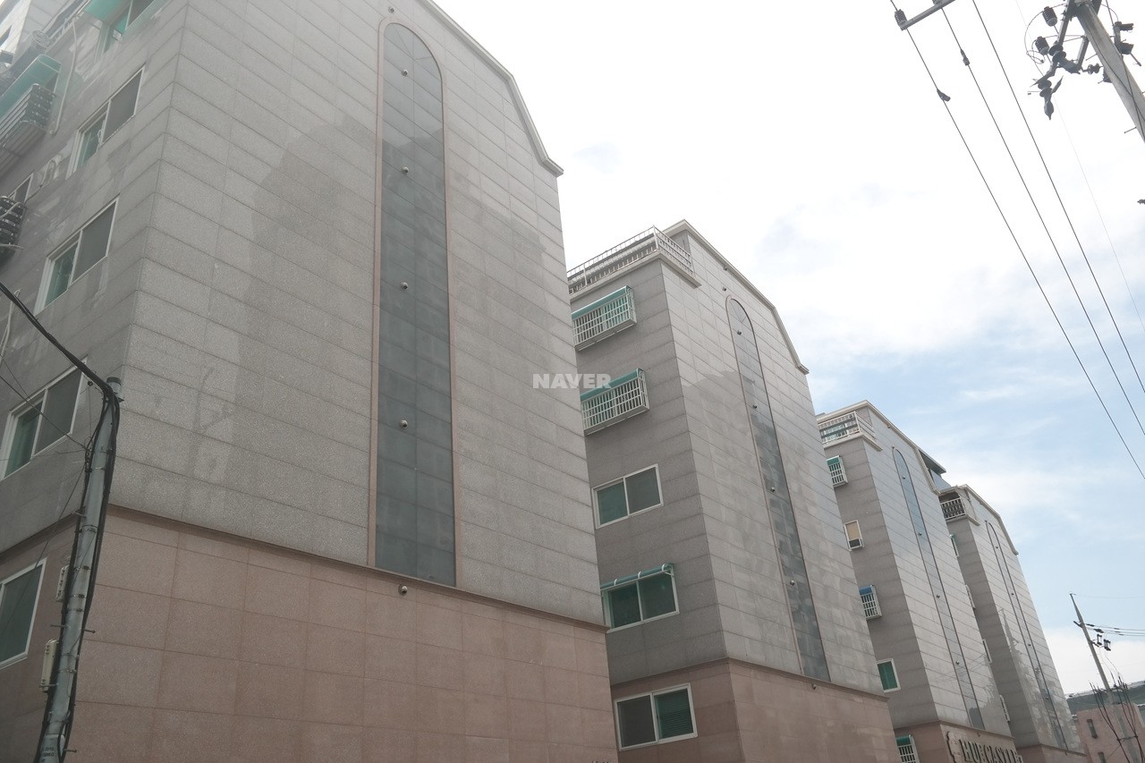 Building entrance with signage