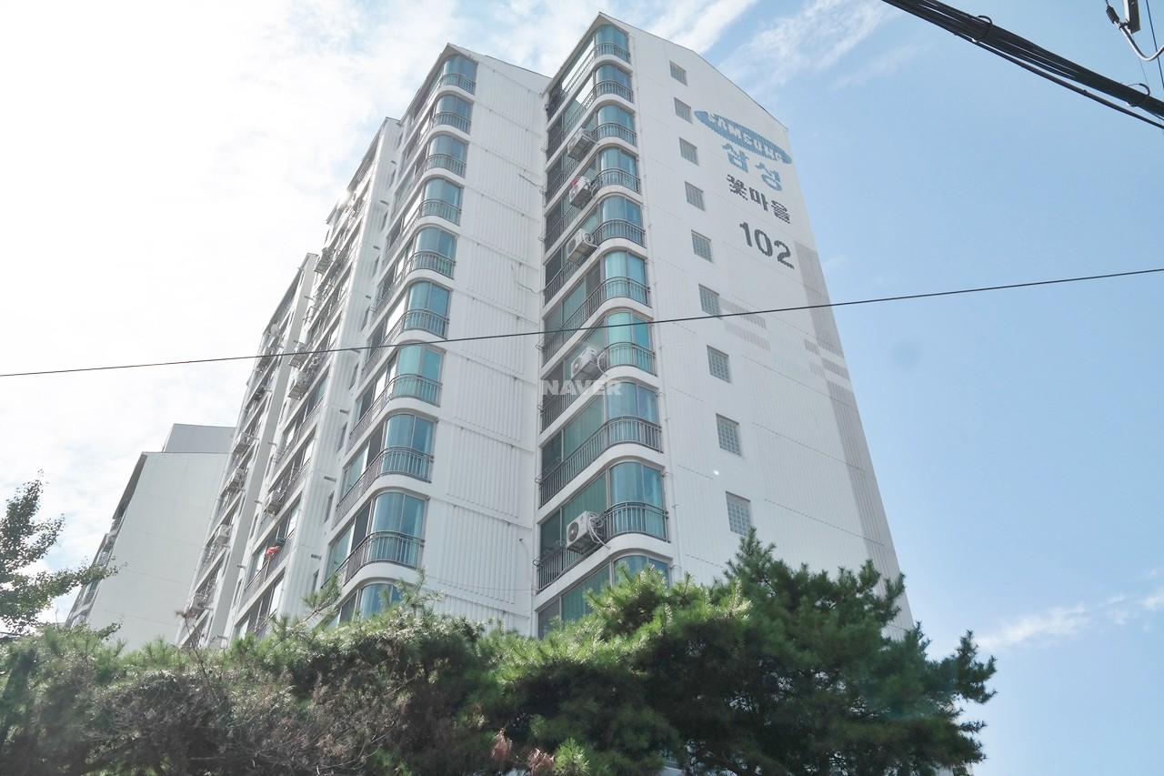 Building entrance with signage