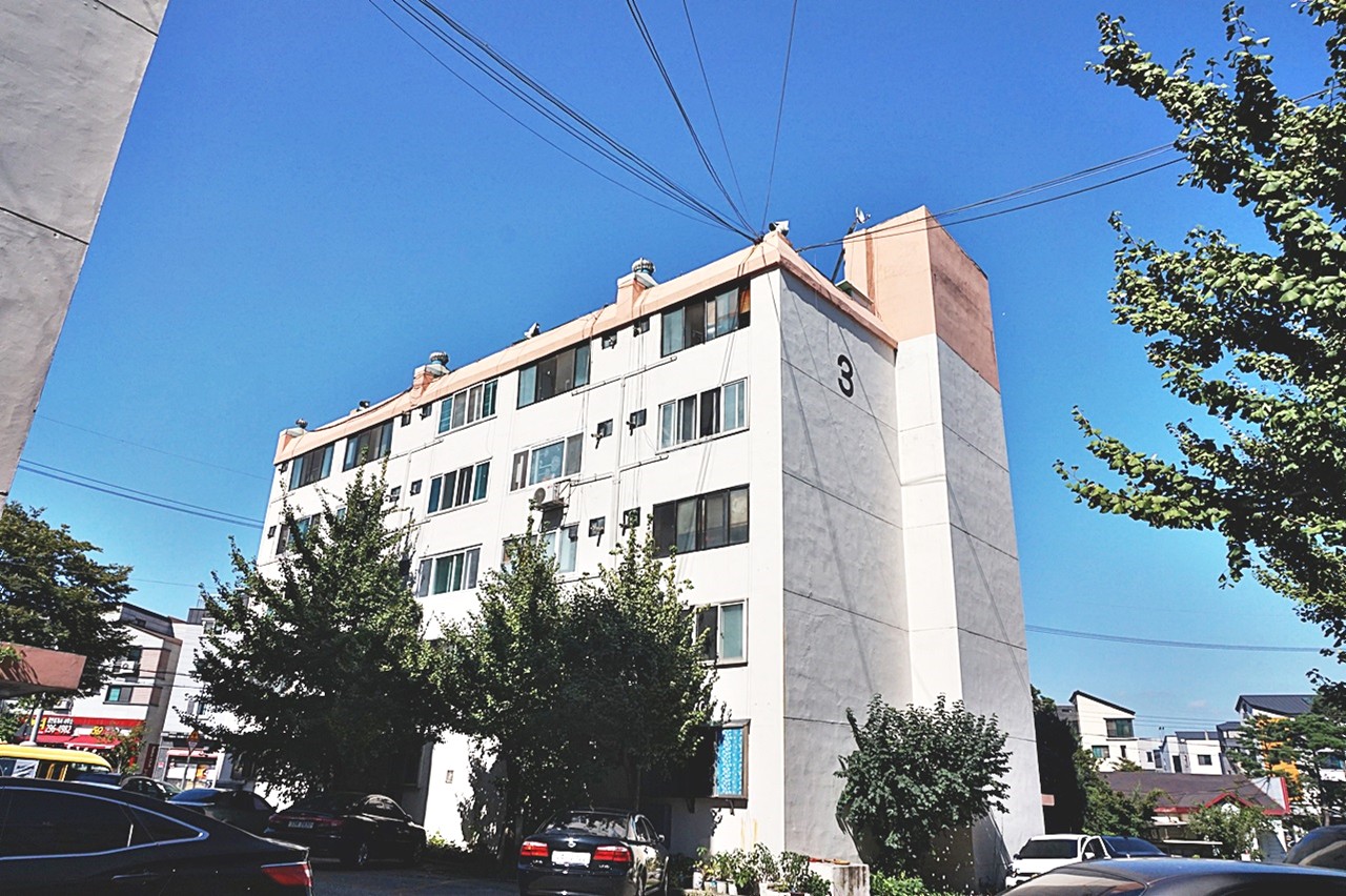 Building entrance with signage