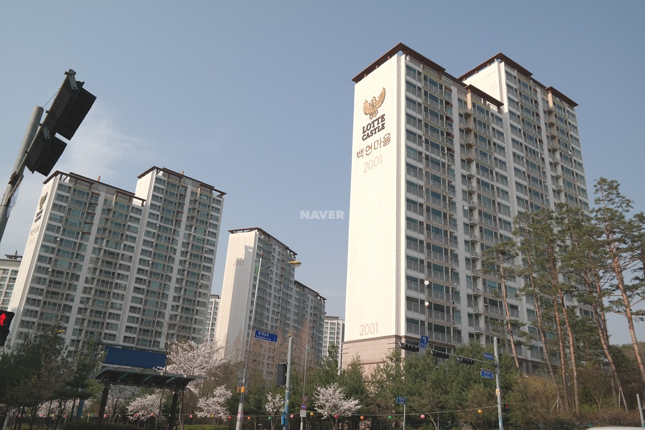Building entrance with signage