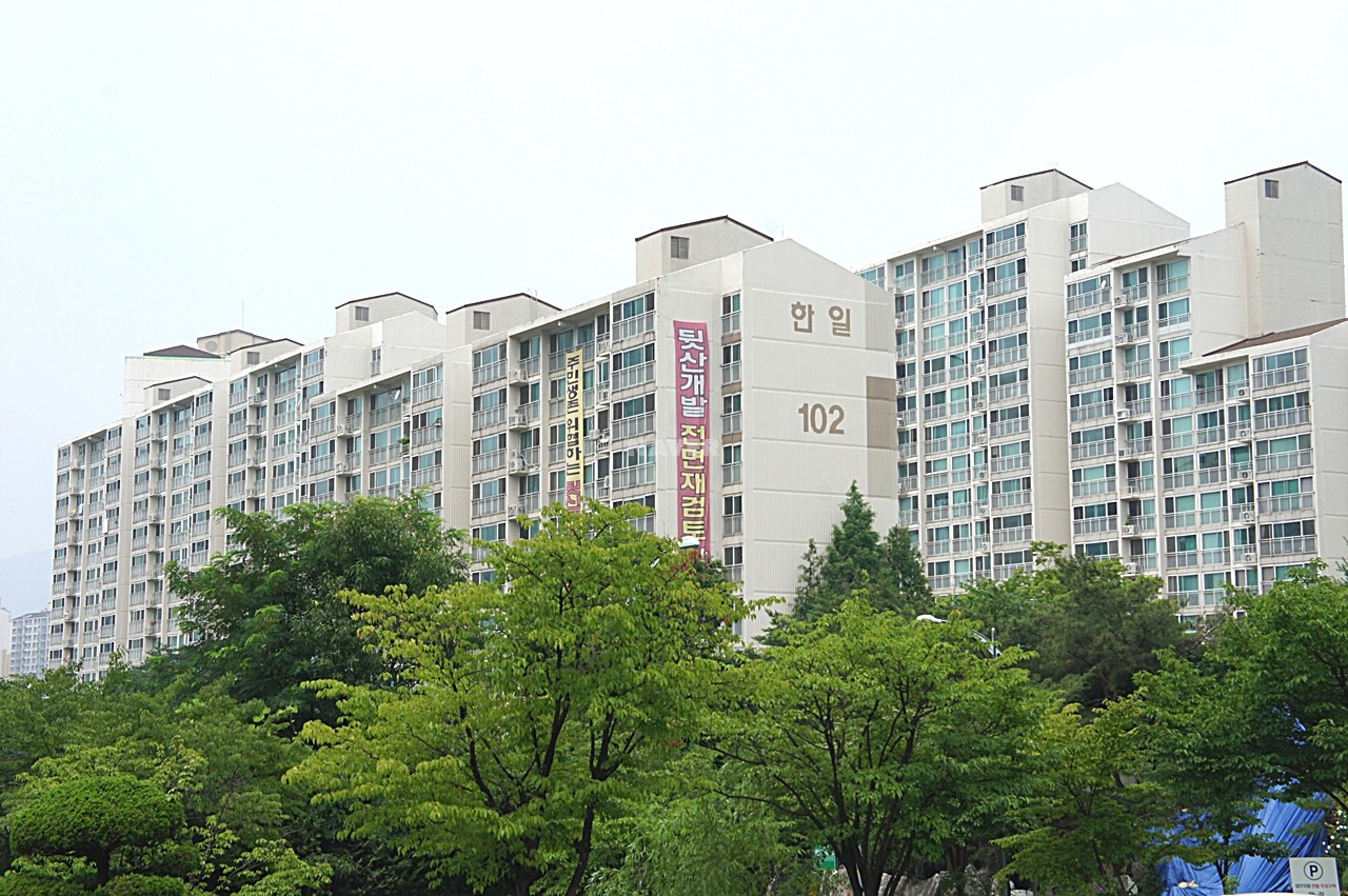 Building entrance with signage