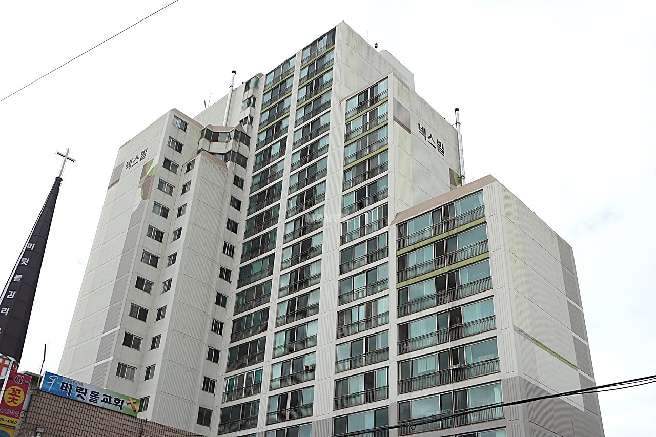 Building entrance with signage