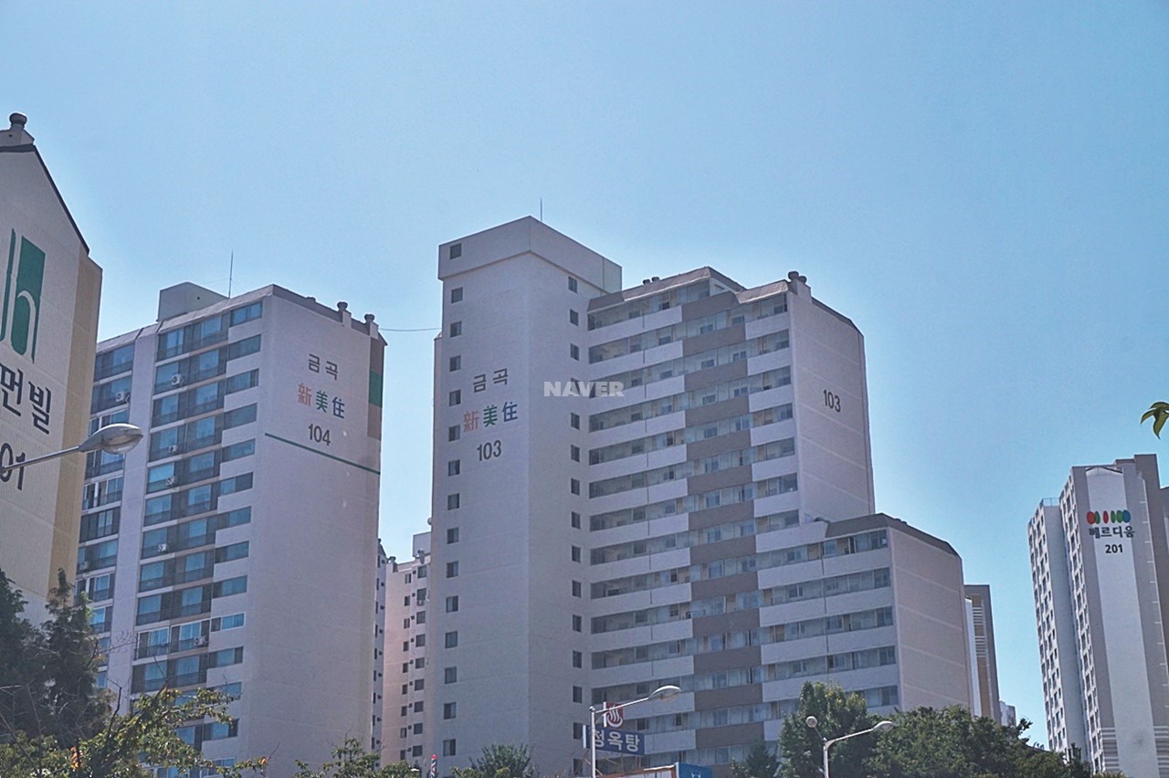 Building entrance with signage