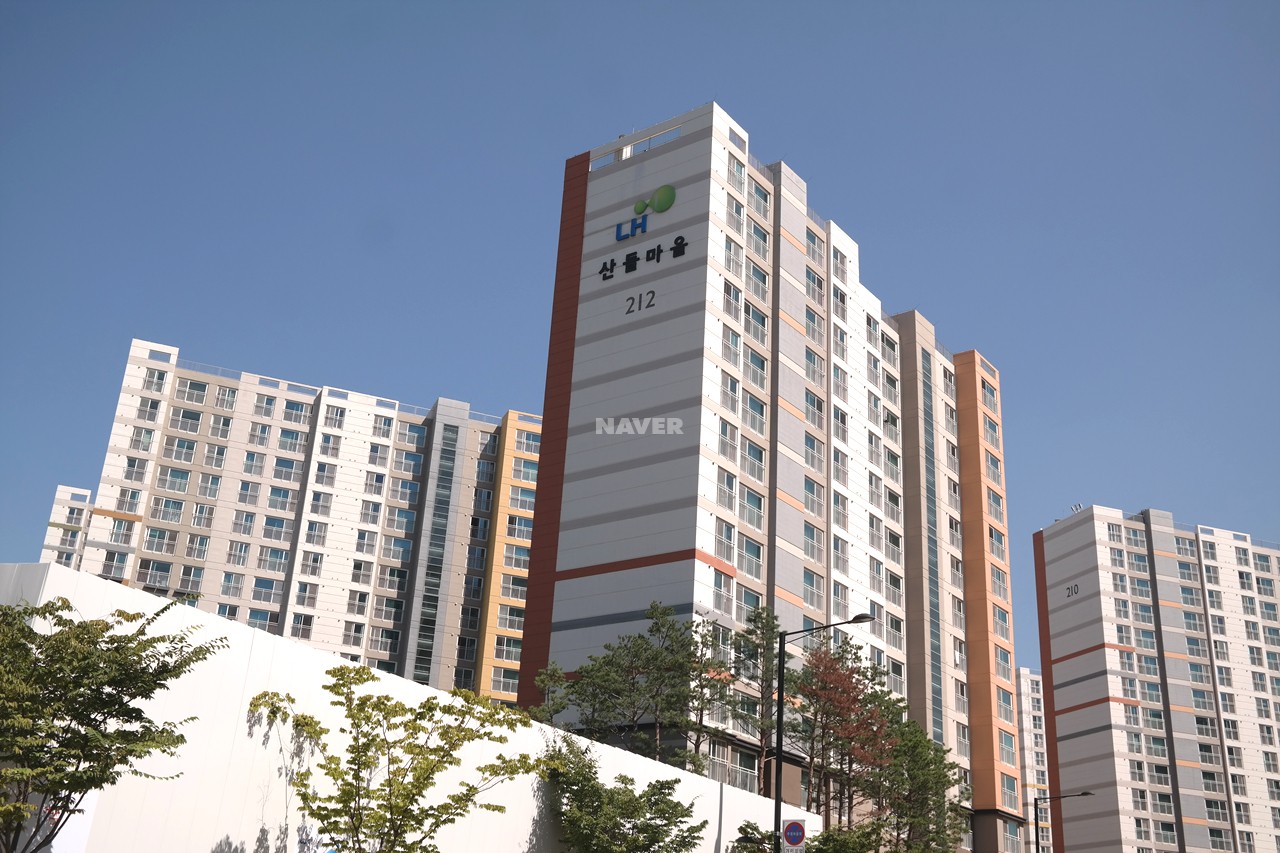 Building entrance with signage