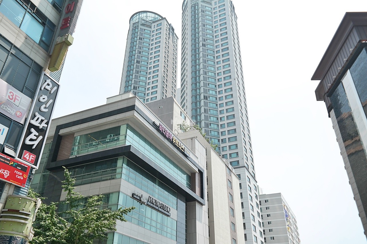 Building entrance with signage
