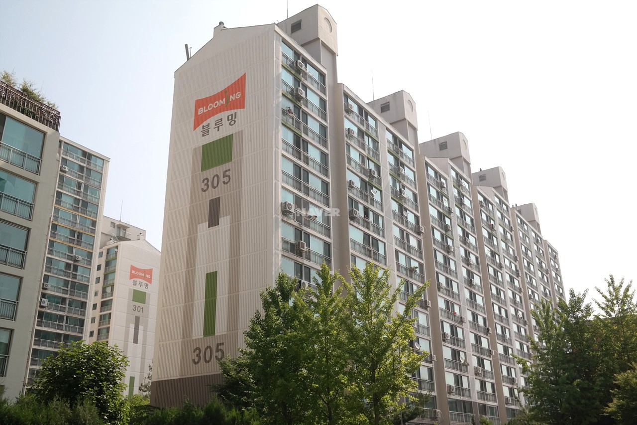 Building entrance with signage