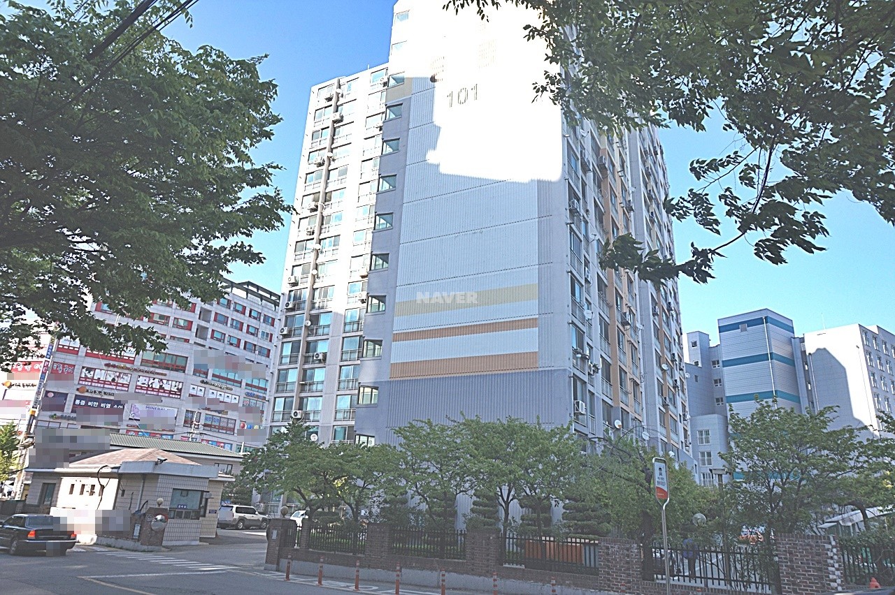 Building entrance with signage