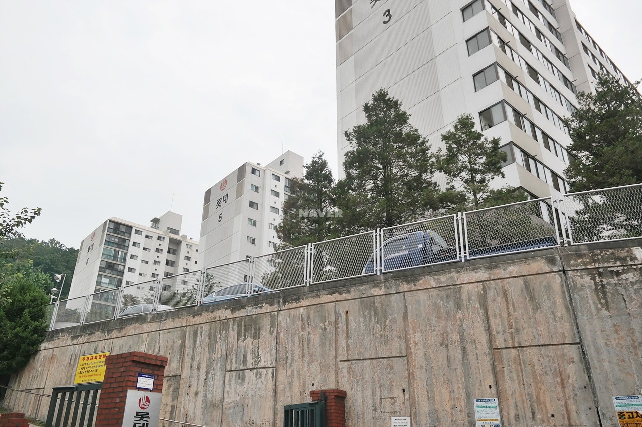 Building entrance with signage