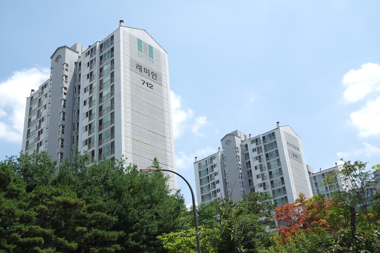 Building entrance with signage