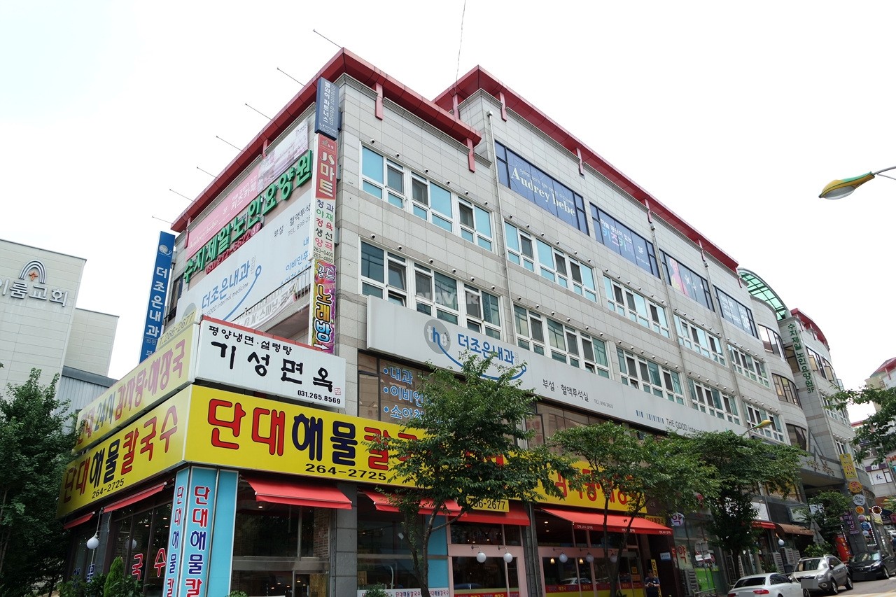 Building entrance with signage