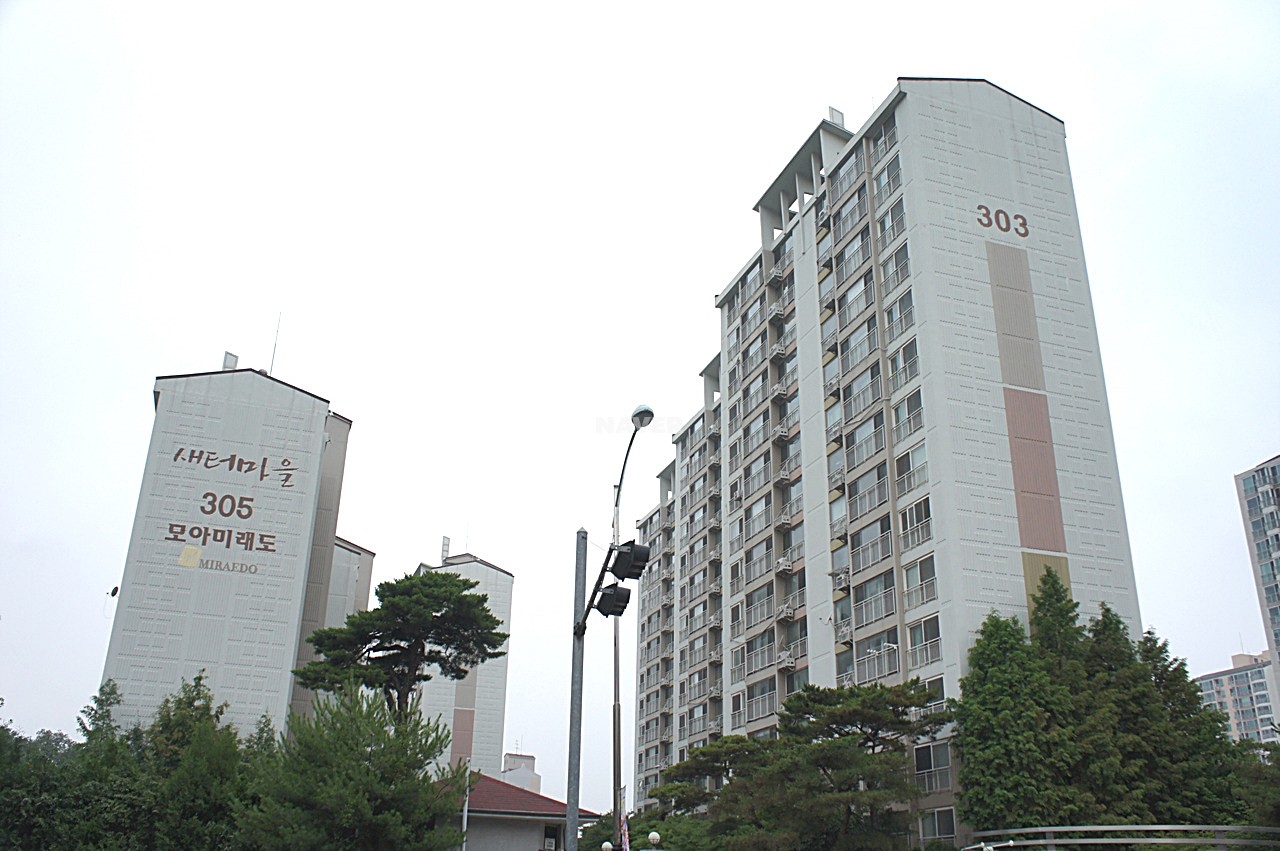 Building entrance with signage