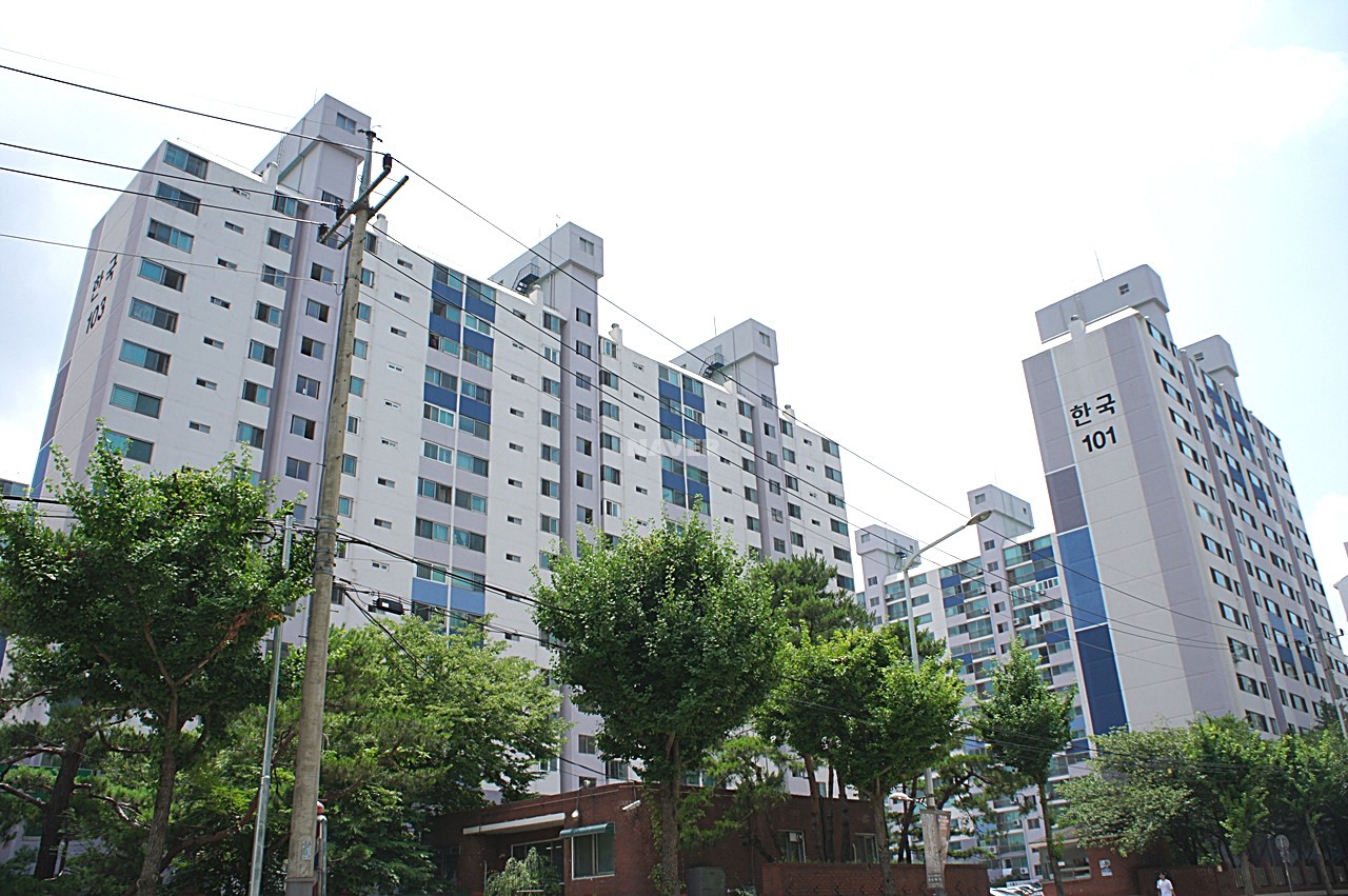 Building entrance with signage