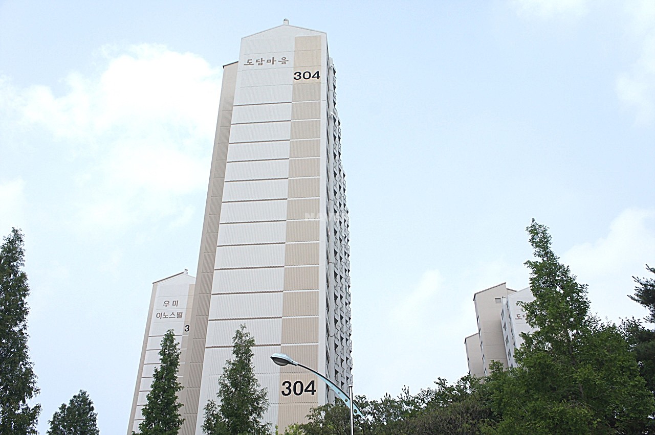 Building entrance with signage