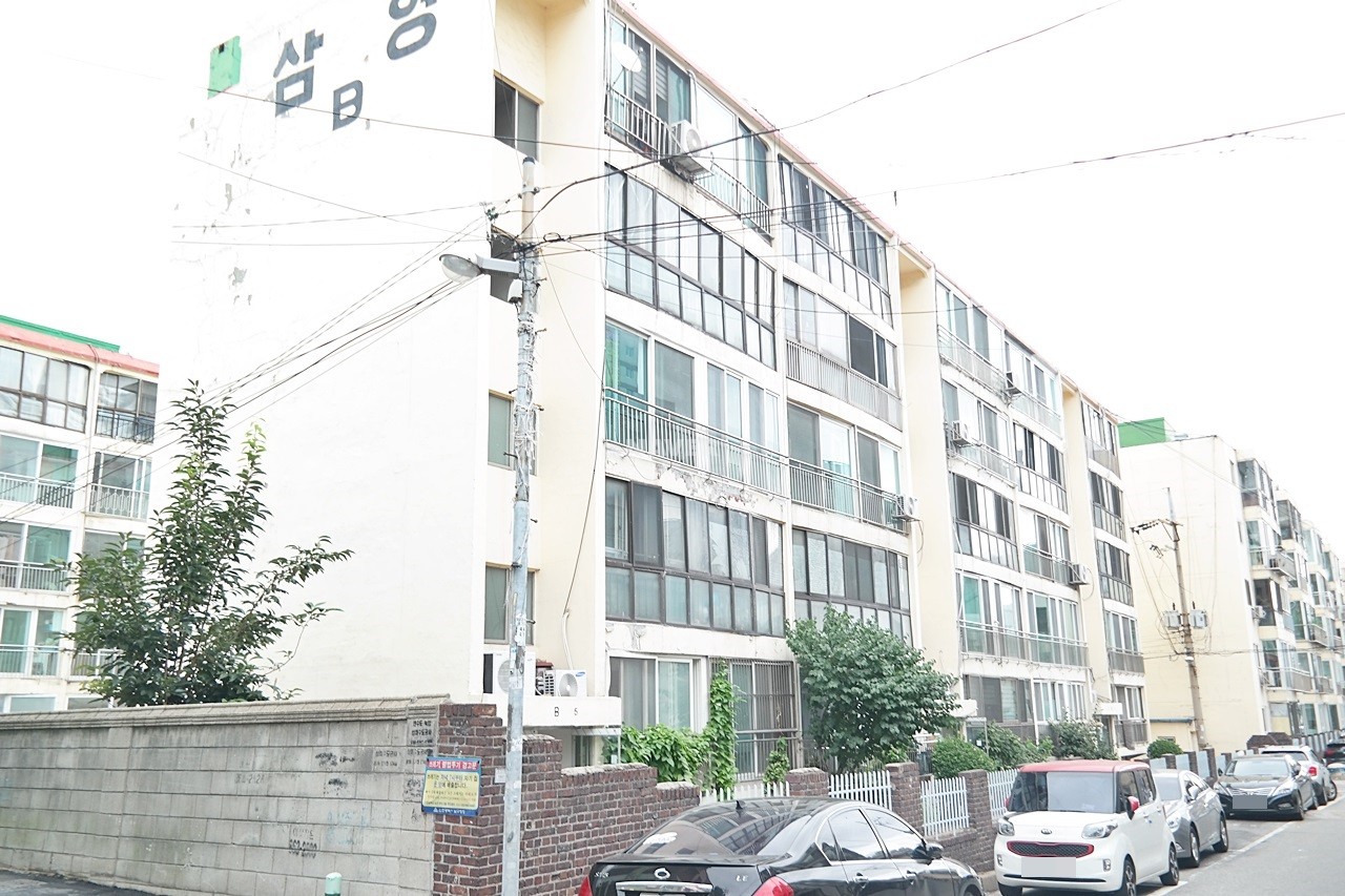 Building entrance with signage