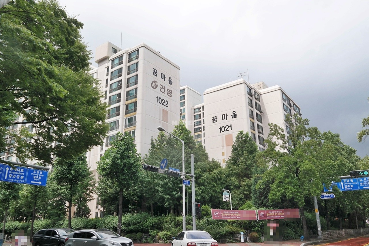 Building entrance with signage