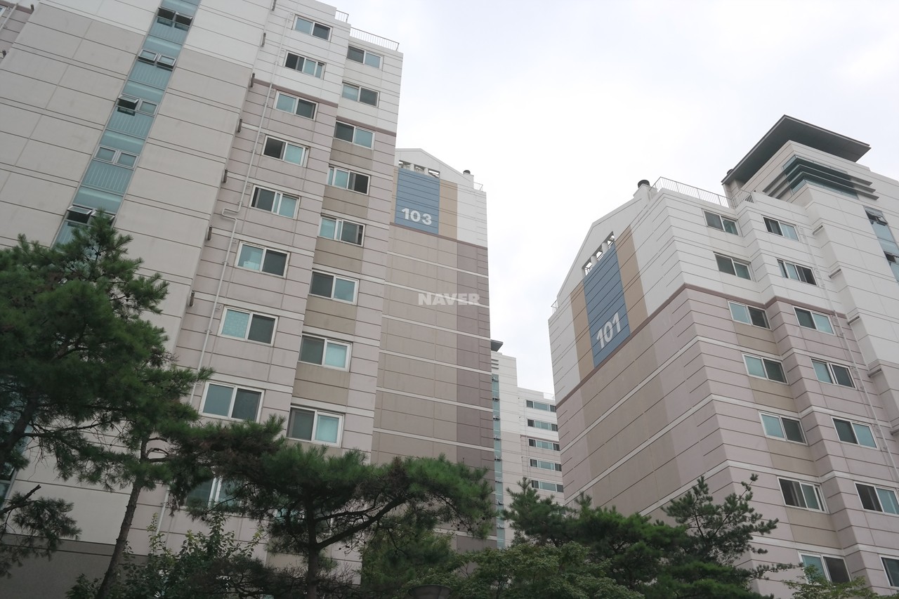 Building entrance with signage