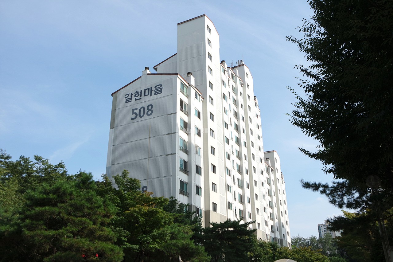 Building entrance with signage